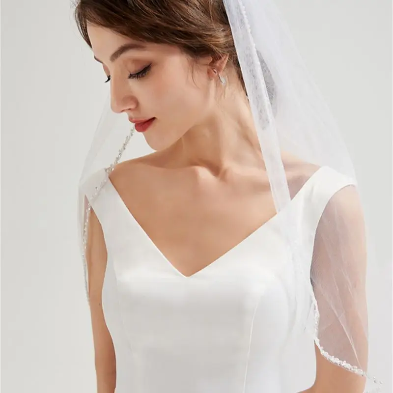 Wedding Veil with Crystal Edge Bridal Veils Pearls Beads Wedding Accessories for Bride1 Tier Fingertip Length Soft Tulle V34
