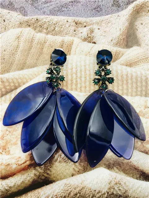 

European and American resin petal leaf ear clip without ear hole