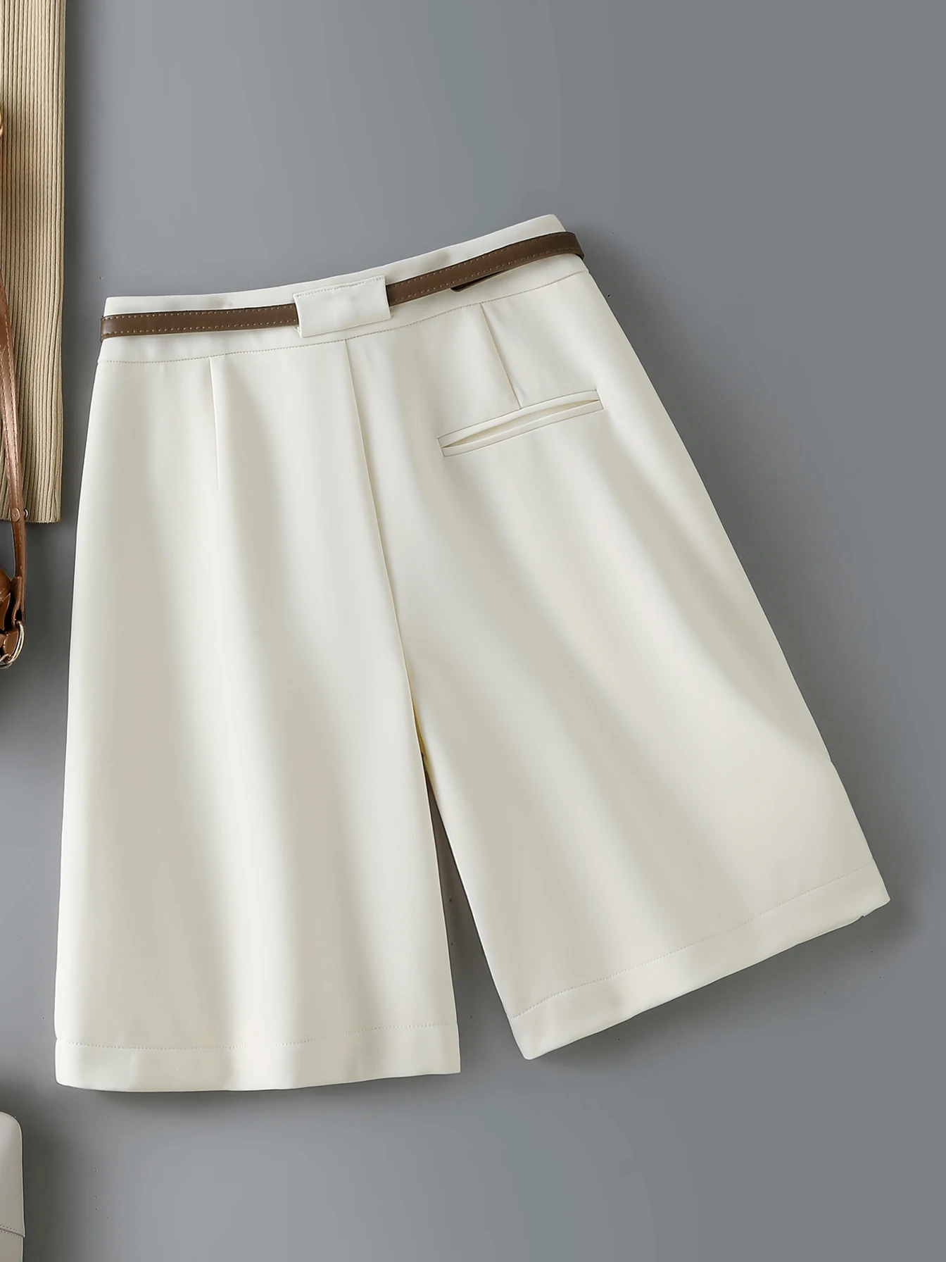 2024 Summer New Fashion Women's Clothing Simple Commuter Thin Texture Casual Shorts Wide-leg Five-minute Suit Trousers With Belt