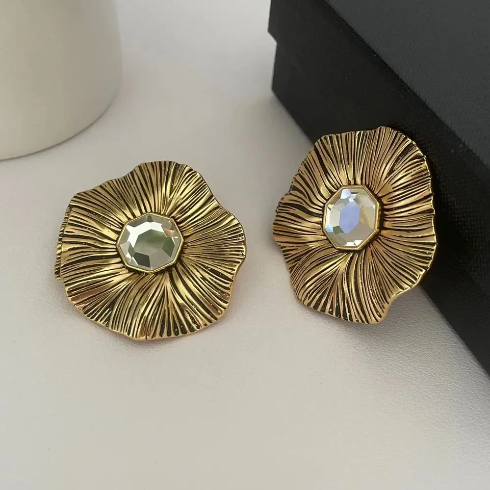 

Vintage Fashion Earrings Light Luxury Flowers Atmospheric Ear Clips For Women Aretes De Mujer Pendientes Boucle D’Oreille