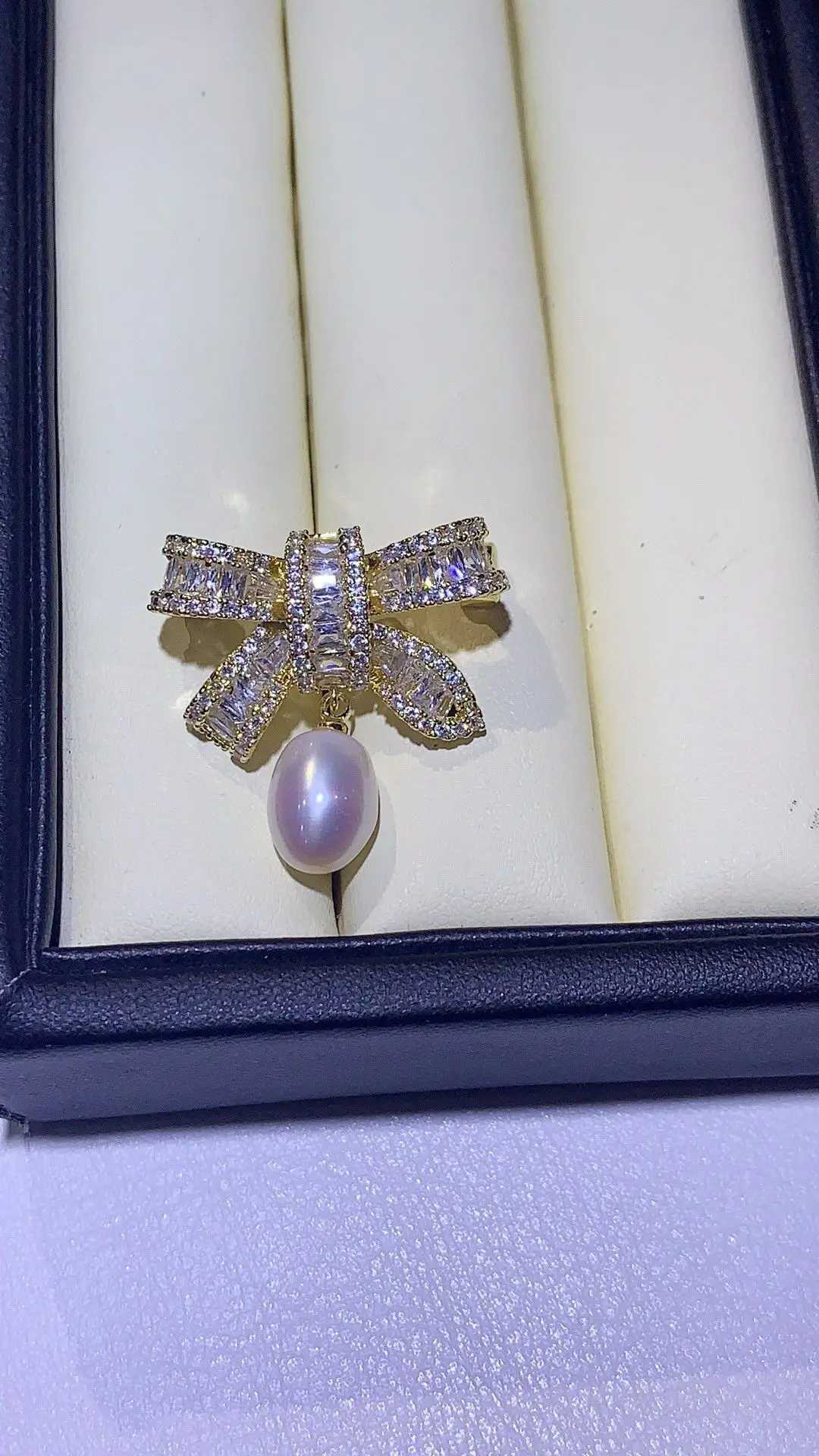 fashion female  Freshwater Pearl brooch brooch