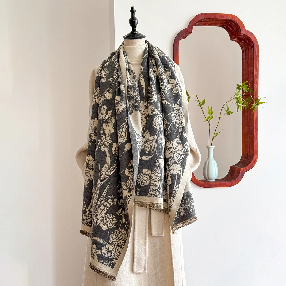 2025 Women's Luxury Brand Cashmere Winter Scarf - Vintage Printed Shawl with Tassels, Pashmina Wrap & Bandana Poncho