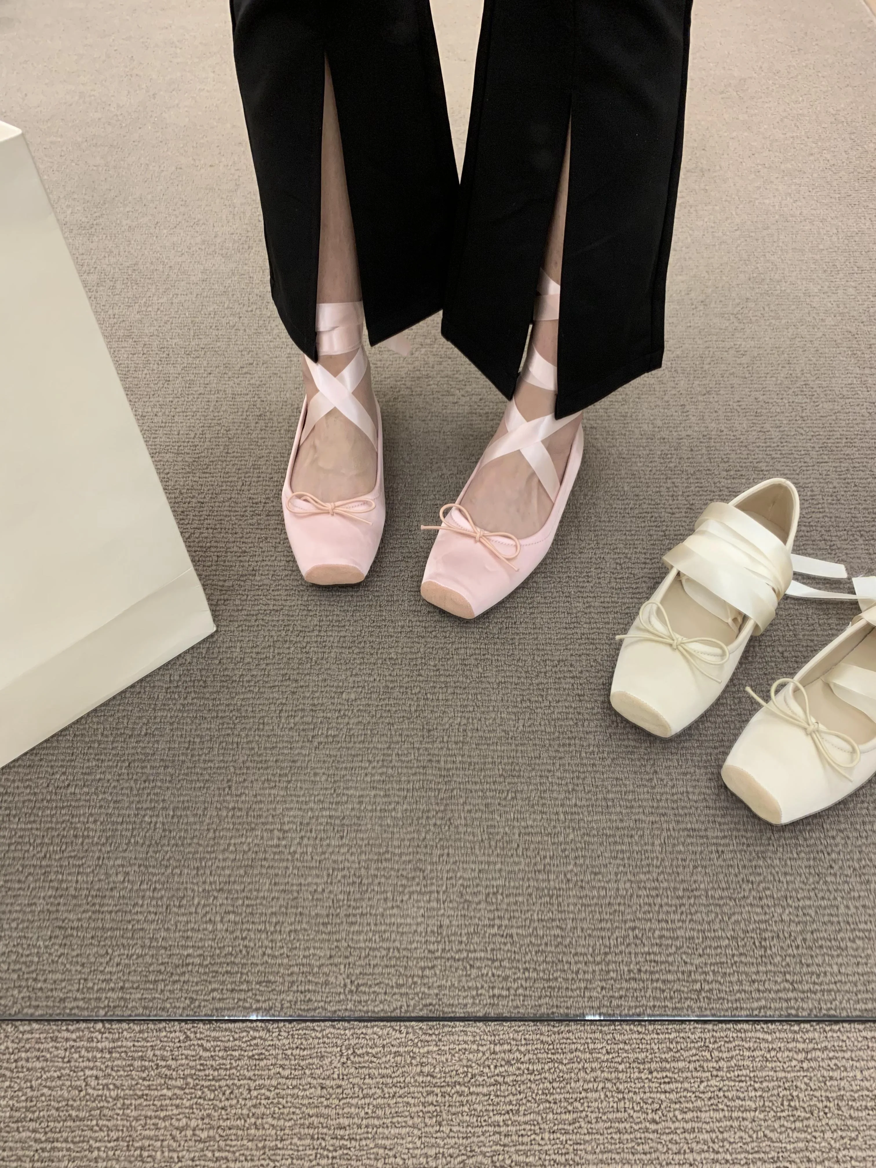 靴 ameri UND BIJOU FLAT PUMPS Bijou Satin Pumps -Emma Francis / エマ フランシス 公式
