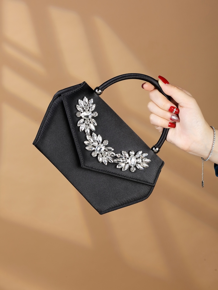 Elegant and charming women's evening bag, rhinestone flower decoration women's fashion clutch bag, high-end wedding party bag.