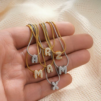 Collana di lusso AZ Collana con ciondolo con lettera iniziale minuscola per donna Placcato in oro CZ Zircone Gioielli delicati di moda 1
