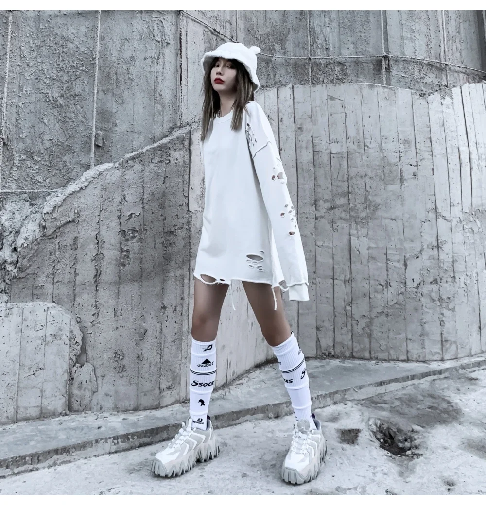 Camisolas rasgadas de manga comprida para homens e mulheres, pulôveres de ombro, streetwear com buracos rasgados, roupas grunge, sloth tops, primavera