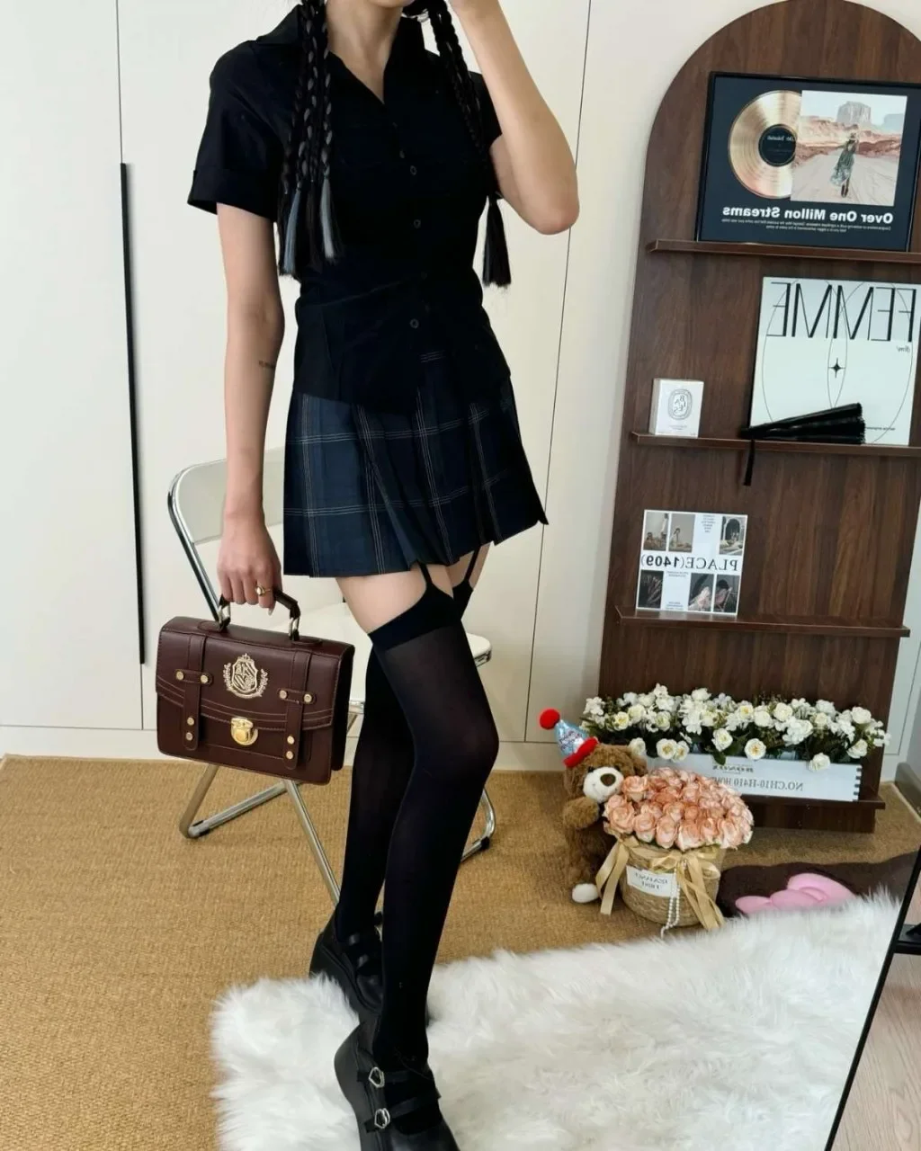 Damen Sexy Strapshalter-Strümpfe aus Samt, dünn, schwarz-weiß, unregelmäßig, mit freiliegender Haut, Lolita JK Japanische Kniestrümpfe – Detail 5