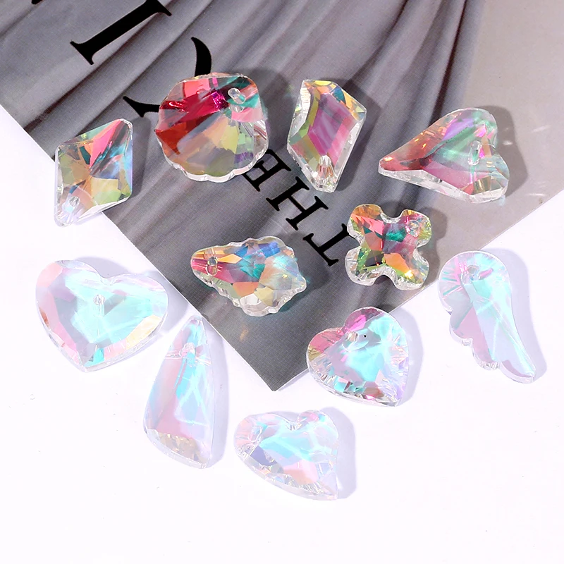 Niedliche Kristallanhänger mit mehreren Formen, AB-Farbe, Glas-Charms, Perlen zur Herstellung von Halsketten, Armbändern, DIY-Schmuckherstellung