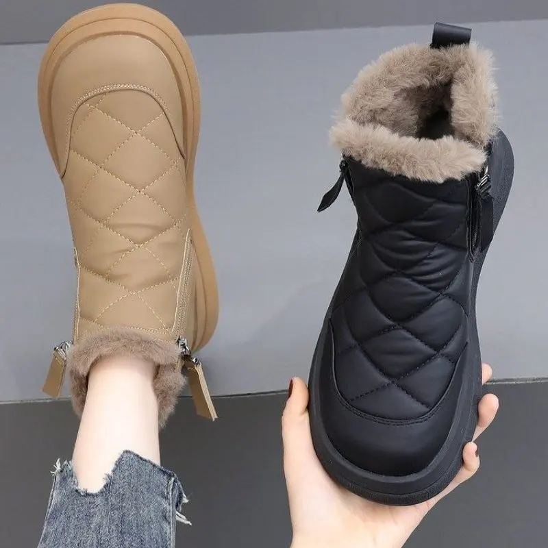 New Winter Snow Boots Thick Bottom Side Chain Warm Comfortable Snow Boots for Women Is Fashion Warm Boots Plush Casual Simple 40
