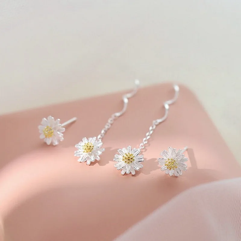 【HYEONK】HYEON.K DAISY EARRING (SMALL) Amazon.com: Korean Style Small Fresh Daisy Flower Earrings