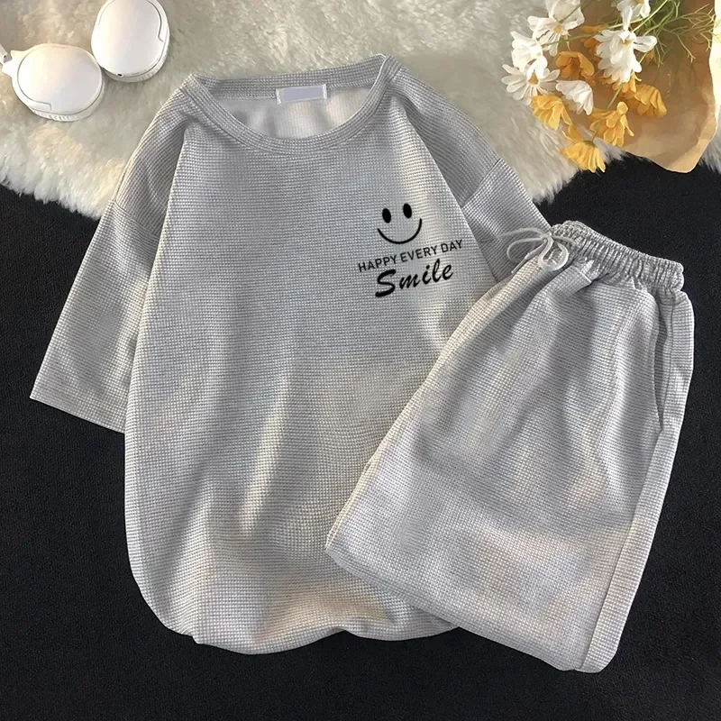 thumbnail image 1 of Conjunto de moda coreana con estampado de gofres para hombre, camiseta de manga corta y pantalones cortos, trajes para hombre, ropa deportiva, chándal UNISEX, conjunto de 2 piezas, conjuntos estampado, 1 of 5