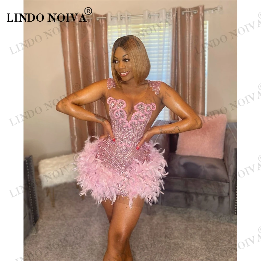 

LINDO NOIVA Pink Sparkly Diamonds Prom Dresses 2023 Glitter Beads Crystals Rhinestones Feathers Short Cocktail Party Gown