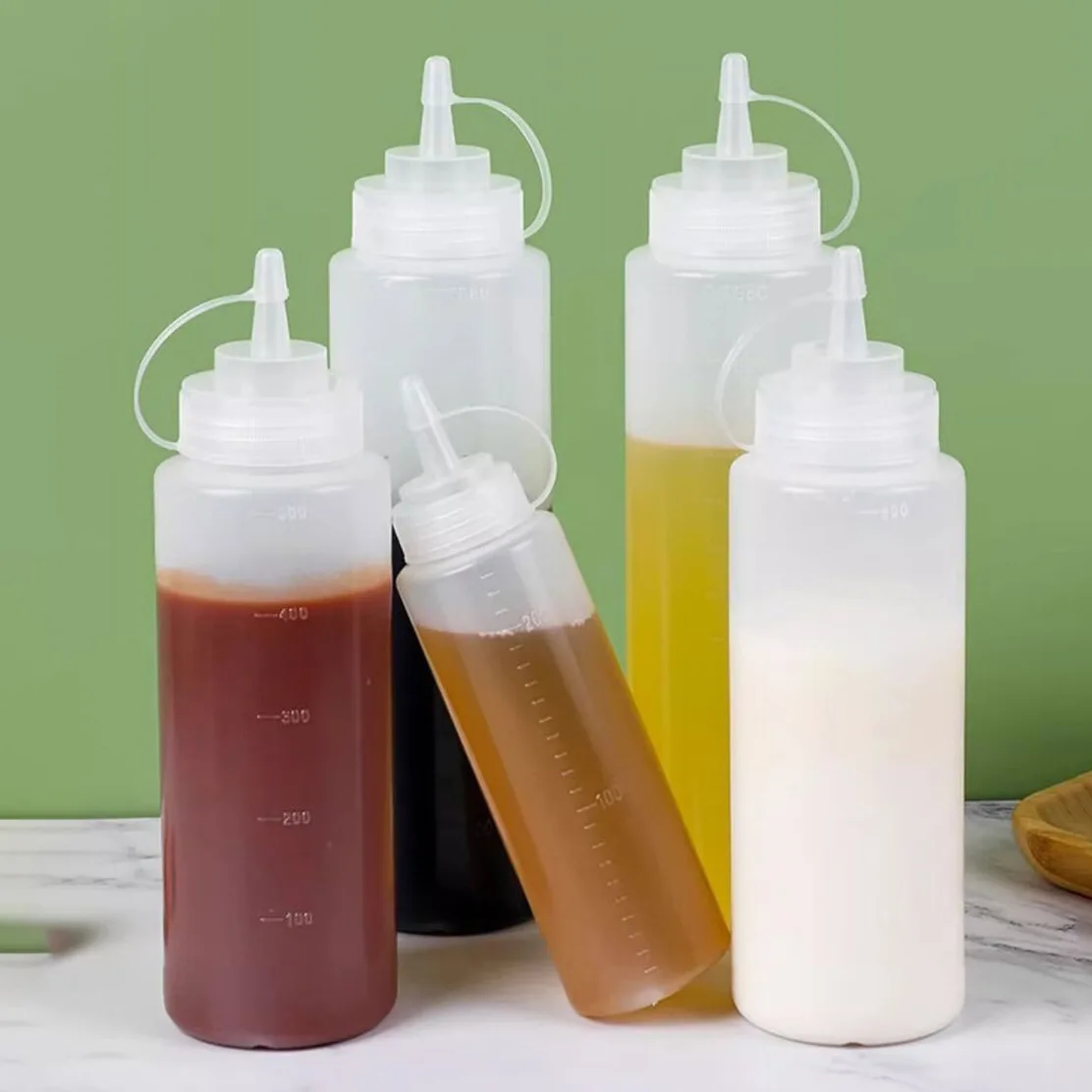 Large Squeeze Condiment Bottles with Nozzles Ketchup BBQ Sauces Olive Oil Bottle Dispenser Squeeze Sauce Bottle Kitchen Gadget