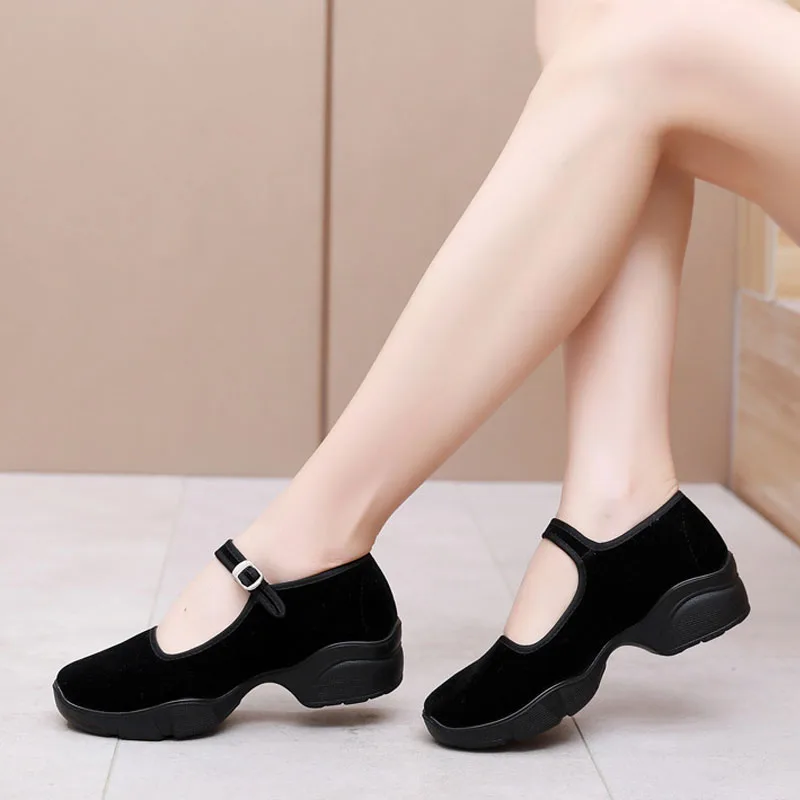 Women Shoes Black Velvet Pumps Buckle Strap Mary Jane Heels Lady Platform Block Heel Work Shoes Casual Walking Dance Cloth Shoes 6