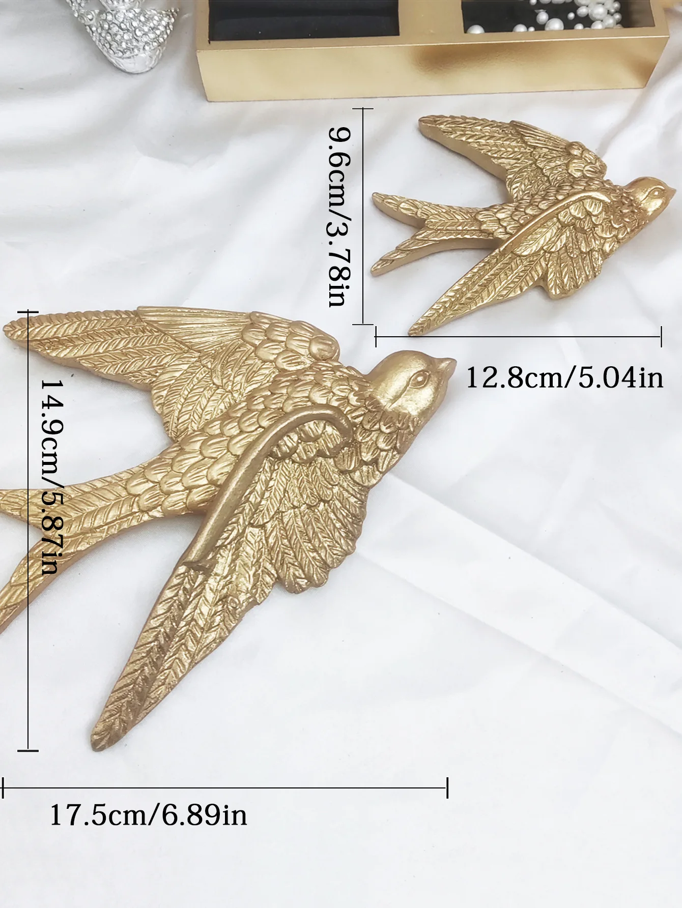 Golden Flying Birds Wall Mount Decor Retro Resin Swallow Sculpture Wall Hanging Crafts for Home Decoration Living Room Bedroom 3
