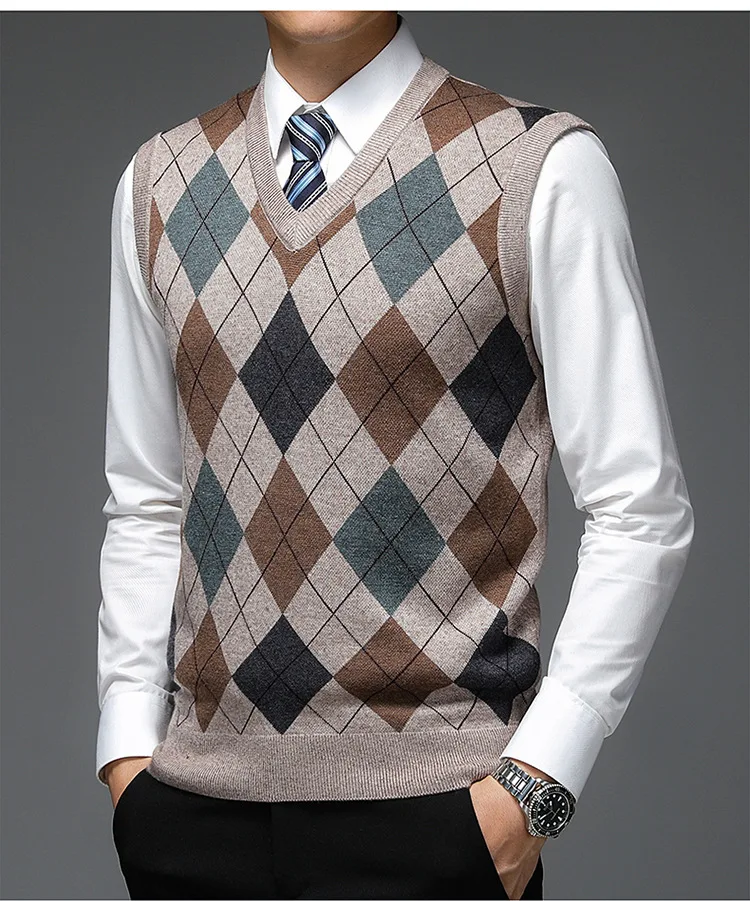 New Autum Fashion Designer Brand Argyle Pullover Diamond Sweater V Neck Knit Vest Men 6% Wool Sleeveless Casual Men Clothing