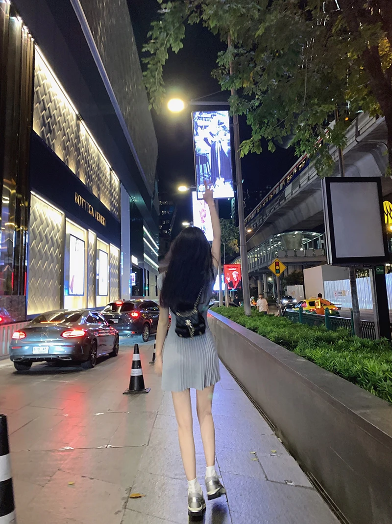 Sexy Knitted Dresses for Women V-neck A-Line Pleated Mini Dress Korean Fashion Solid Autumn Knitting One Piece Vestido Mujer New