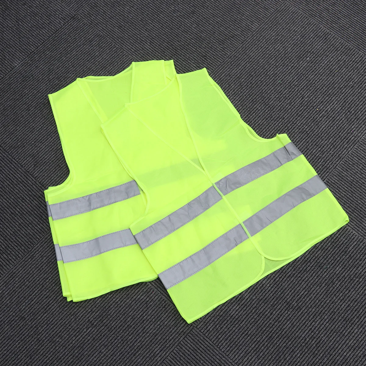 

4 PCS High Visibility Cycling Riding Vests Reflective Safety Vests Jackets for Outdoor Construction Work Safety Road Traffic