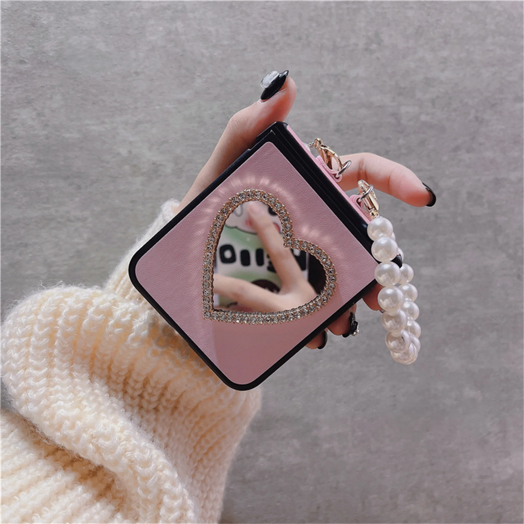 Glitter Crystal Rhinestone Mirror Pearl Bracelet Case for Samsung Galaxy Z Flip 6 5G Zflip6 Z Flip3 Flip4 Flip 5 Cover phone case mirror bracket case