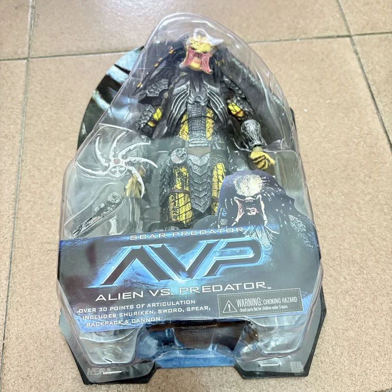 NECA Masked Scar AVP Celtic Chopper Scar Action Figure Alien