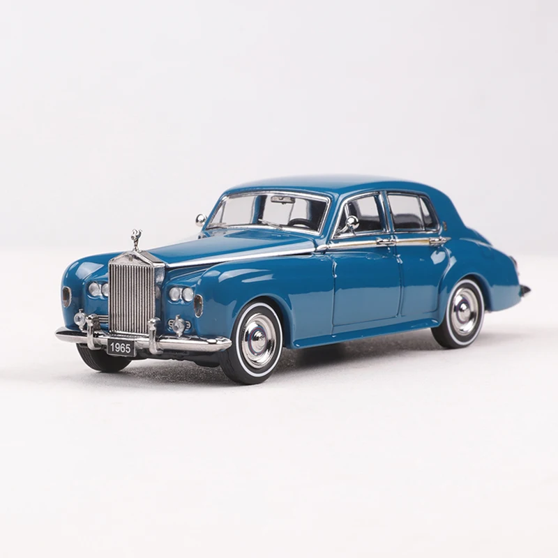 GFCC 1:64 1955/1965 Sliver Cloud III Alloy Model Car