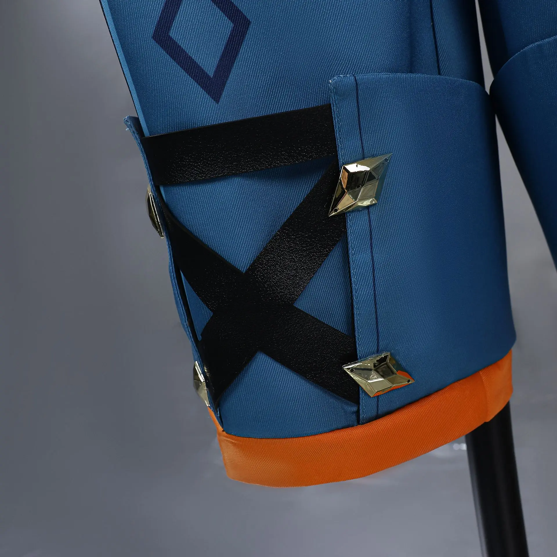 Genshin Impact: Bennett | Knights of Favonius Uniform Cosplay Costume Set 35 Genshin Impact Bennett Knights of Favonius Uniform Cosplay Costume