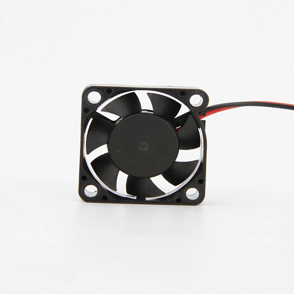 High-Performance RC Fan with Rapid Cooling and Adjustable Voltage