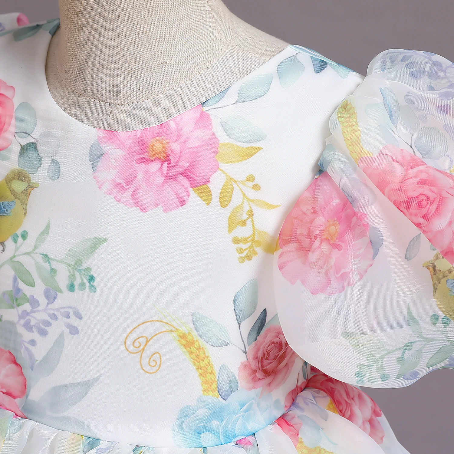 Girls Dress Princess Costume Fluffy Christmas Girls Princess Dress Flower New Year Baby Kids Wedding Party Prom Gown Tulle Elegant Summer Children Dresses