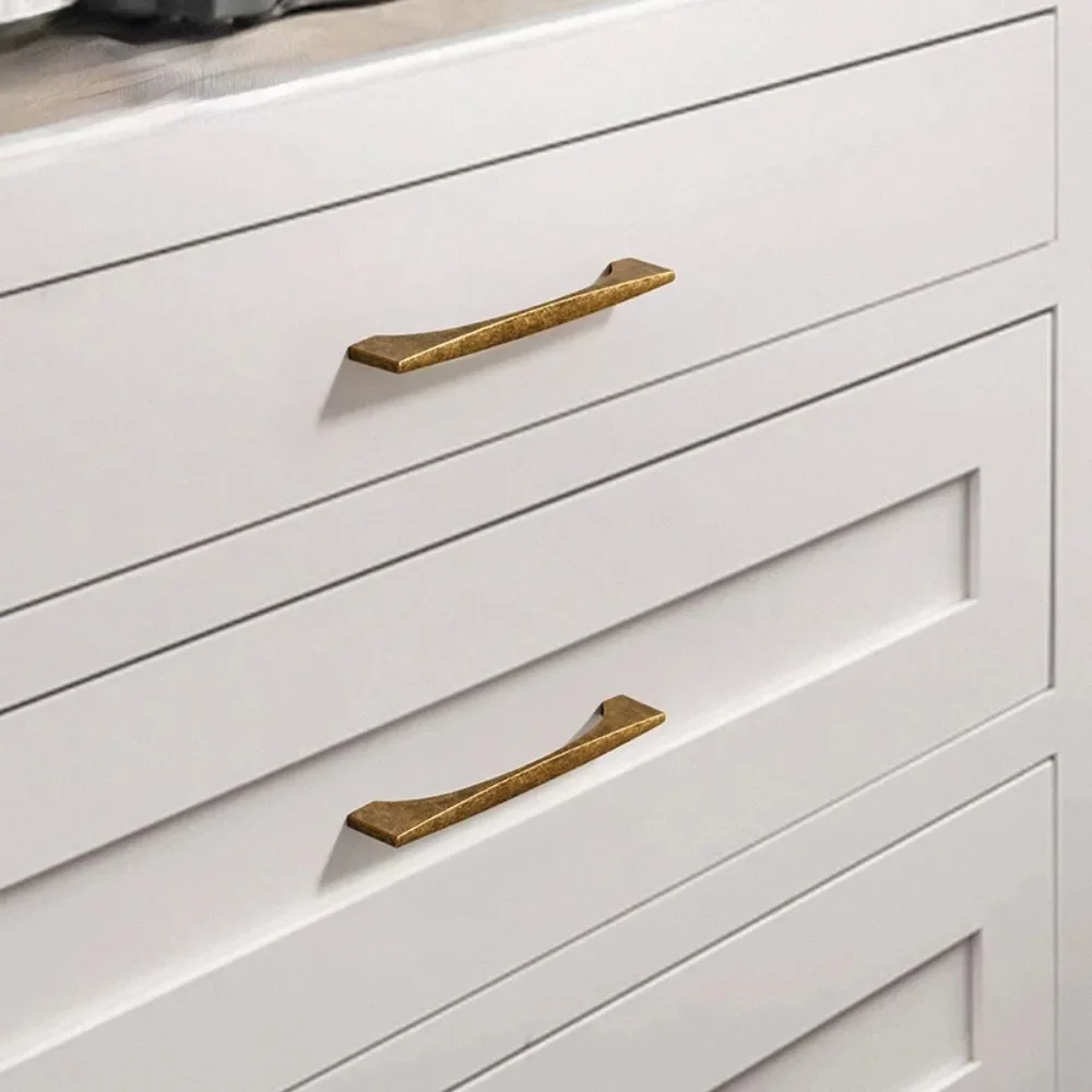Furniture Handles Nordic Vintage Furniture Handles Zinc Alloy Bronze Knobs and Handles for Drawers Wardrobe Cabinet Bookcase Dresser Cabinet Pulls furniture handles