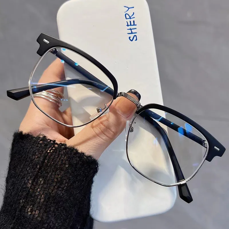 

Retro Semi-Rimless Protection against Blue Light Radiation Myopia Glasses Men's Fashionable Color Changing with Degrees