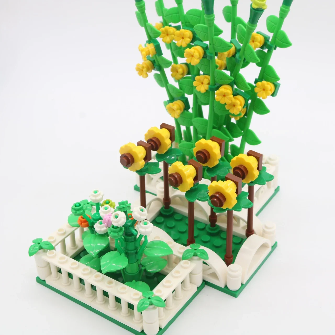 Enhance your creativity with the MOC Creative Garden, featuring a vibrant array of cacti, tulips, sunflowers, and vine flowers. Designed for intricate plant construction using small building blocks.