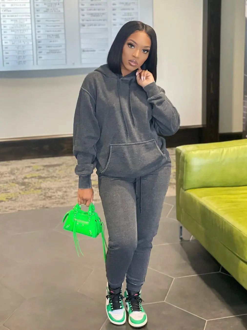 

New 2-Piece Set Tracksuit Woman Fleece Drawstring Hooded Dark Gray Two-Piece Set 2022 Winter Fitness Jogger Outfits Wholesale