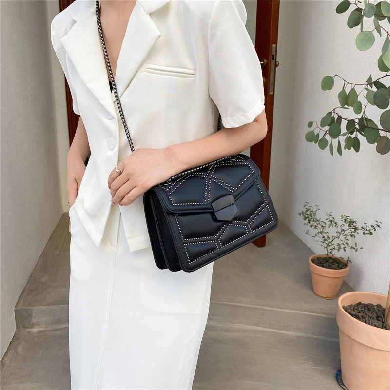 Yogodlns Vintage Niet kette kleine Umhängetaschen für Frauen Klappe Pu Leder Mode kleine quadratische Umhängetasche Designer Handtasche – Detail 14