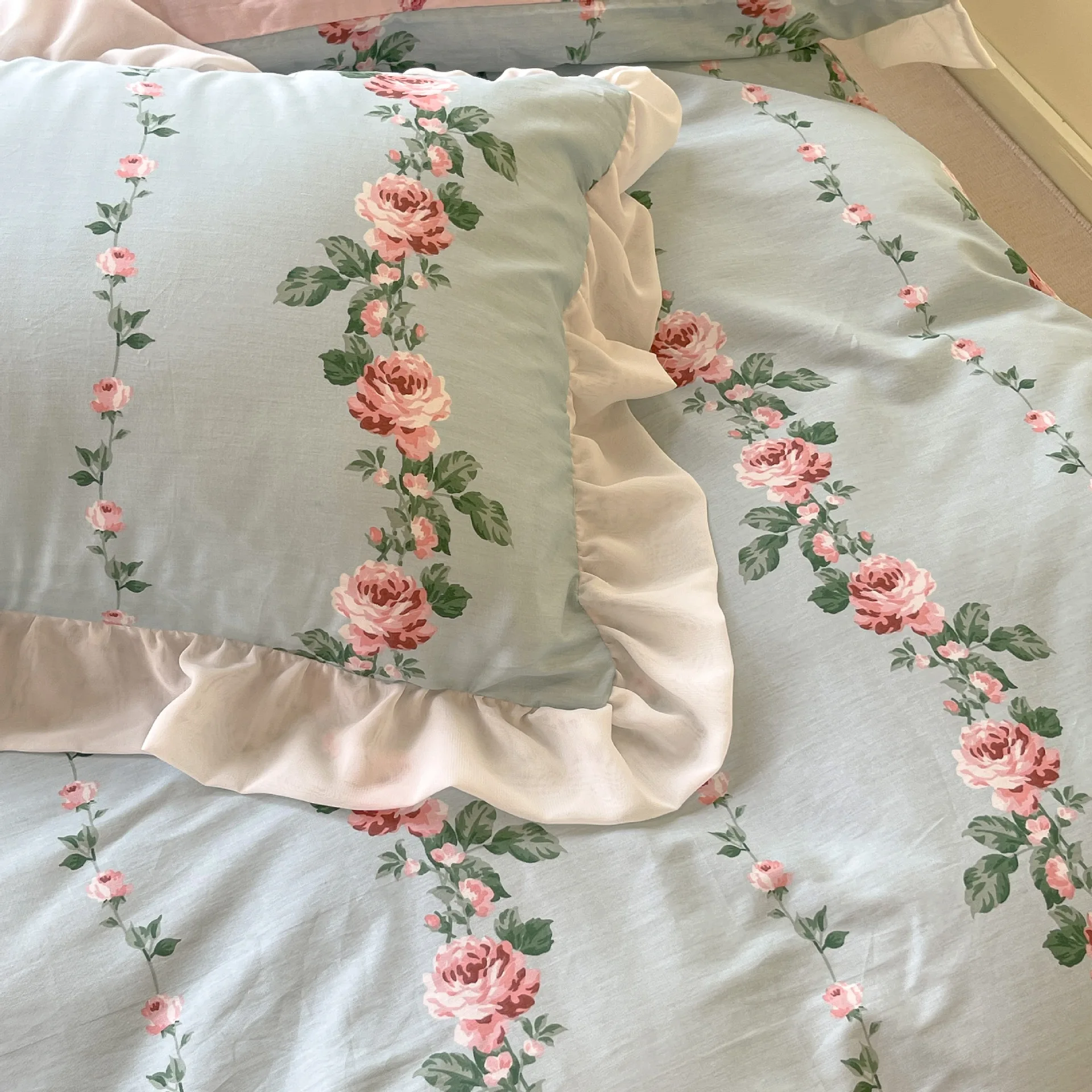 ����ġ ���� ���̽� �ν�Ÿ�׷� ħ��, �ҳ� �� ���, ���Ÿ� ��ư, �ܿ� ħ�� 4 �� ��Ʈ