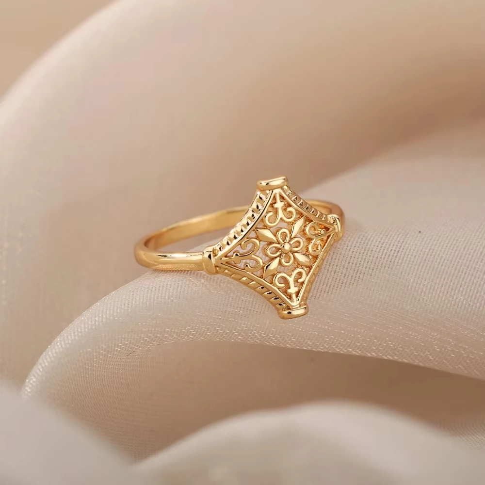 Vintage Hollow Flower Rings For Women Men Stainless Steel Gold Color Ring Aesthetic Wedding Couple Rings Boho Jewelry Gift