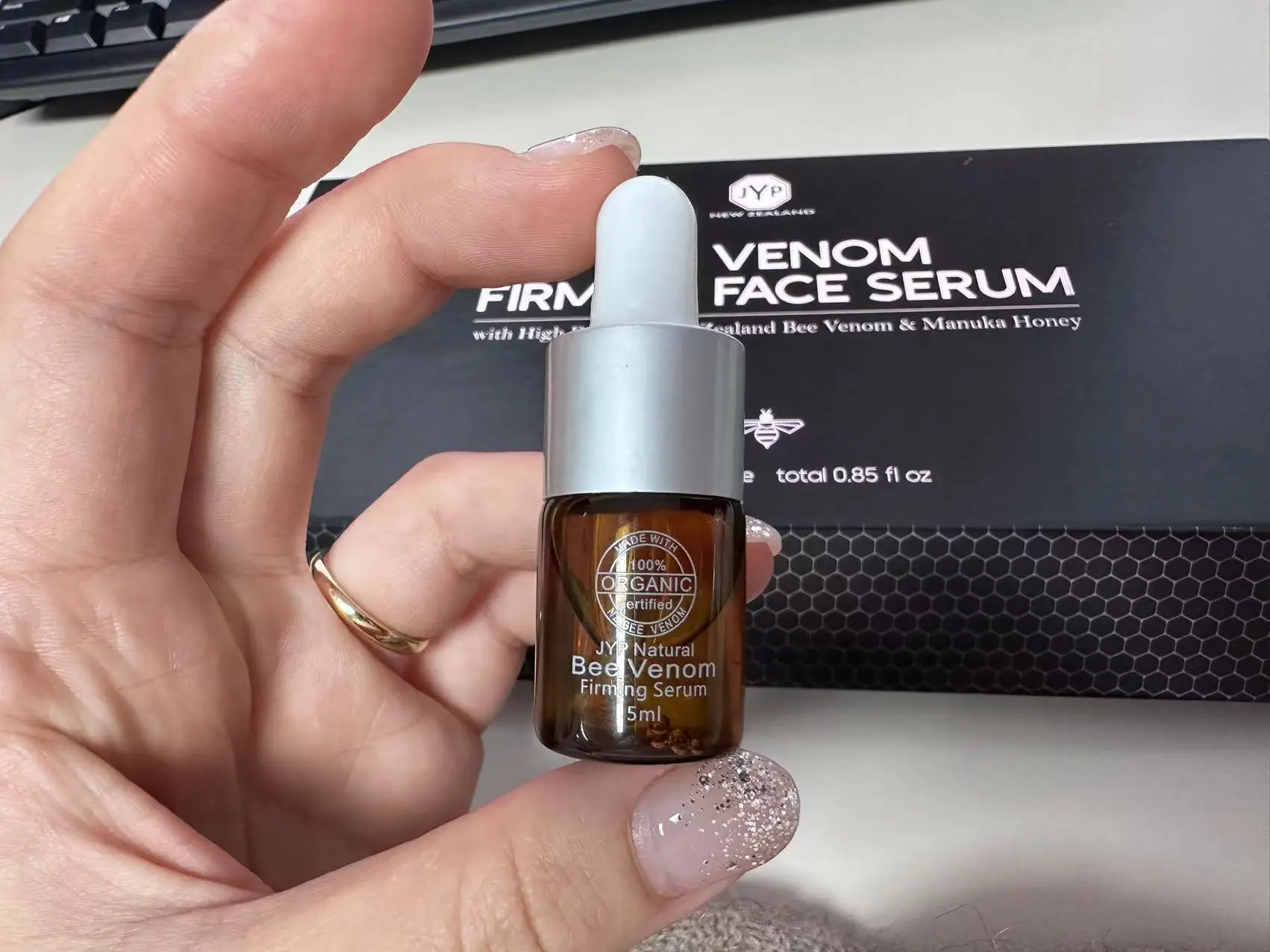 New Zealand Organic Natural Bee Venom Serum 5ml Manuka Honey Face Treatment Whitening Anti Aging Moisturizing Firming Skin Care