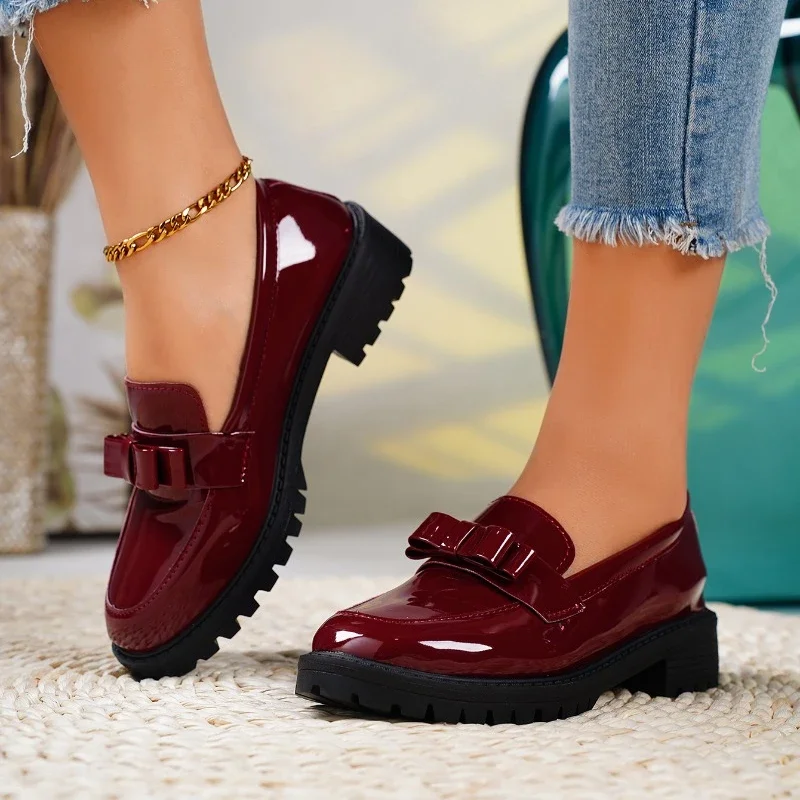 Luxury European and American Leather Shoes 2024 Autumn New Outdoor Leisure Fashion Lacquer Retro Versatile Women's Shoes Loafers 5