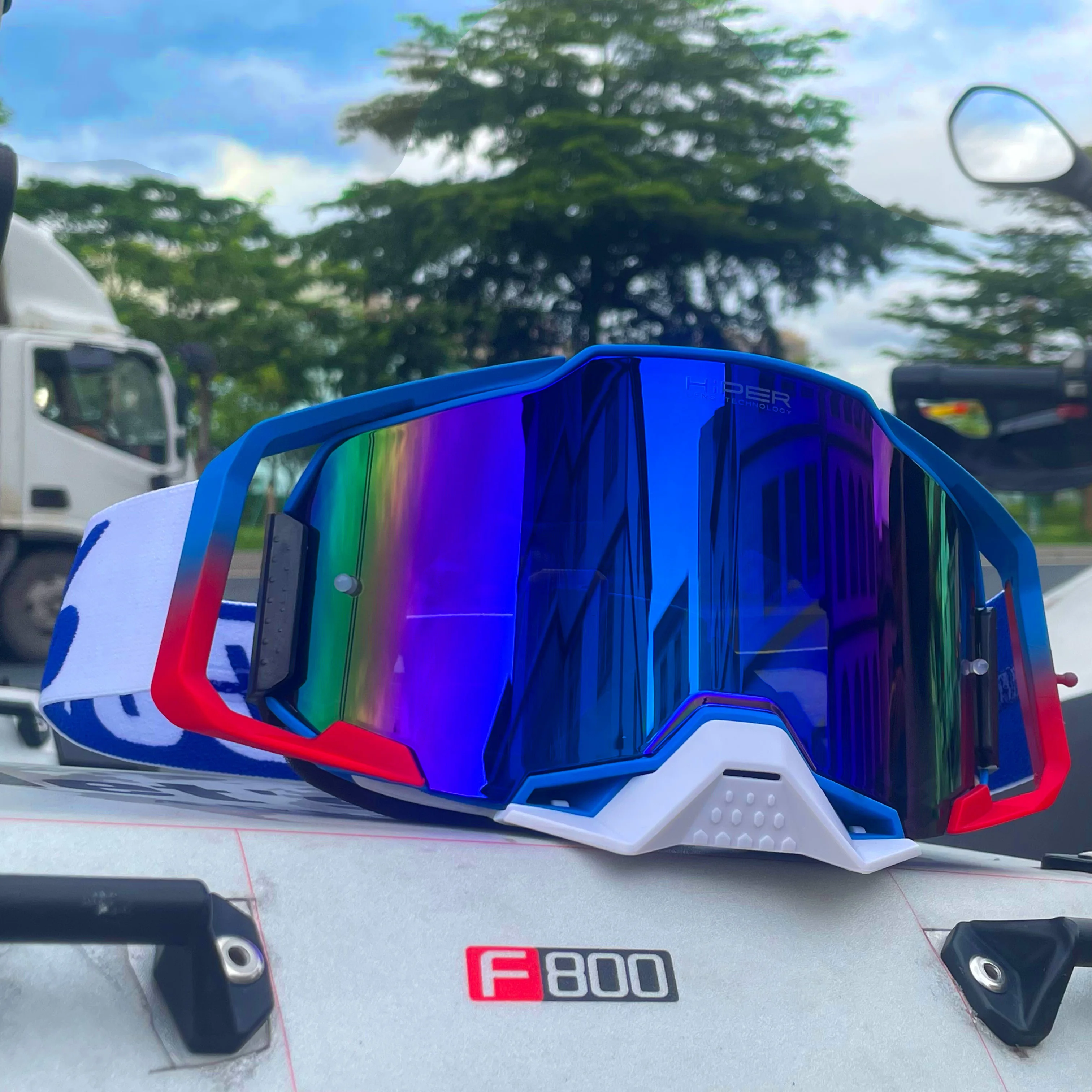 Premium Anti-Fog Motorcycle Goggles with Quick-Replace Lens
