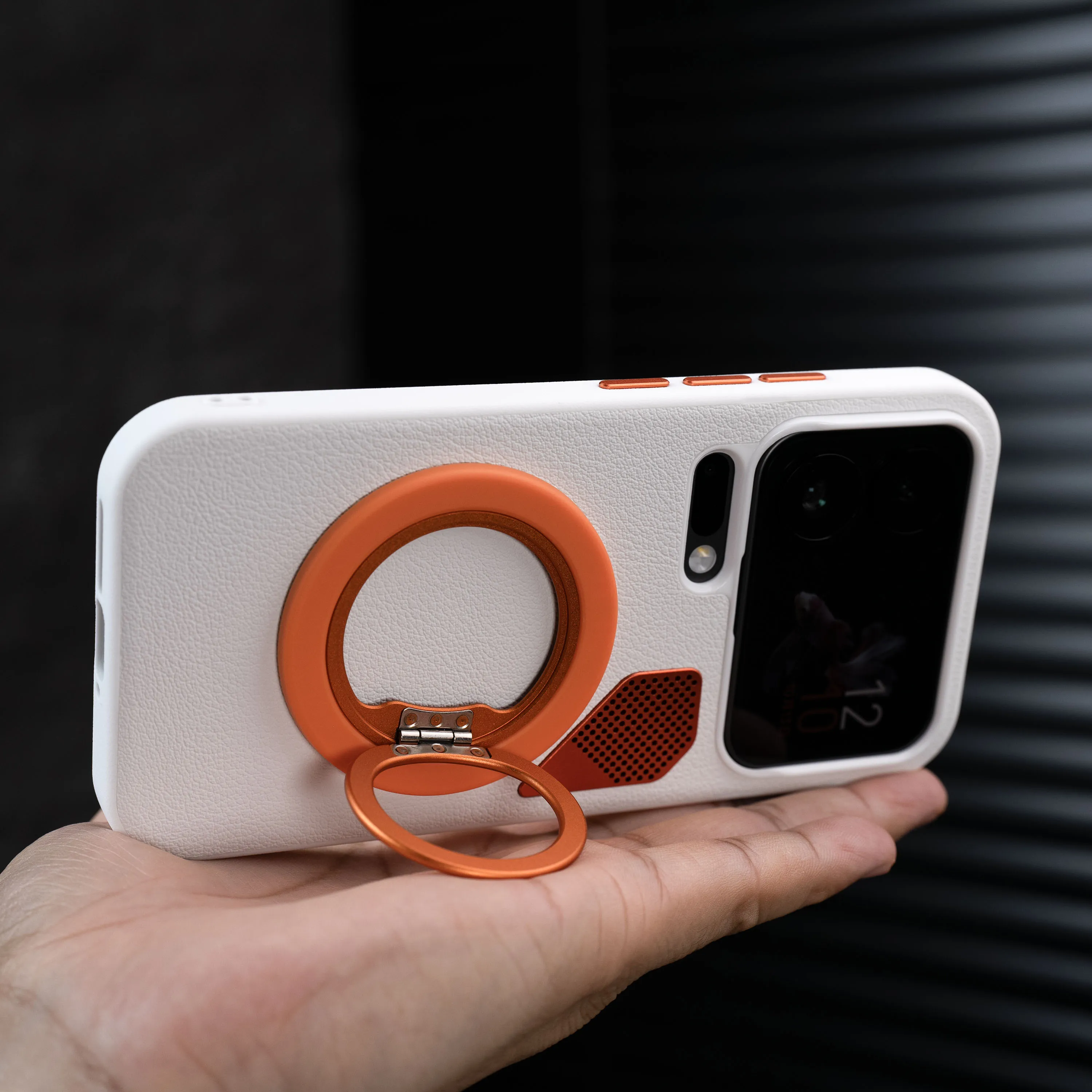 Luxurious Heat Dissipation Magnetism Skin-Friendly Shockproof Phone Case Cover