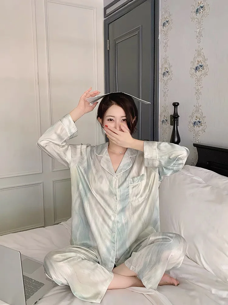 Pigiama da donna di taglia grande da 300 libbre con fluidità, leggerezza e sensazione di alta qualità, abiti da casa in seta ghiacciata a maniche lunghe che_voghion.com