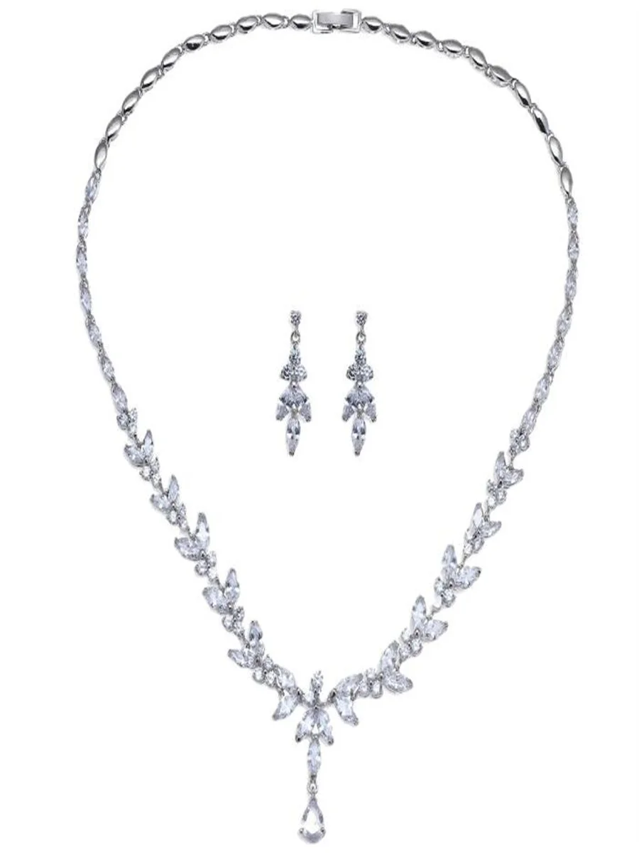 Simple white bride zircon suit temperament two-piece, fashion banquet wedding accessories.