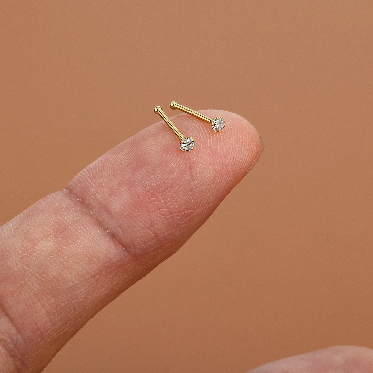 

Женские серьги-гвоздики из серебра 925 пробы с фианитом, 6/8/10 мм