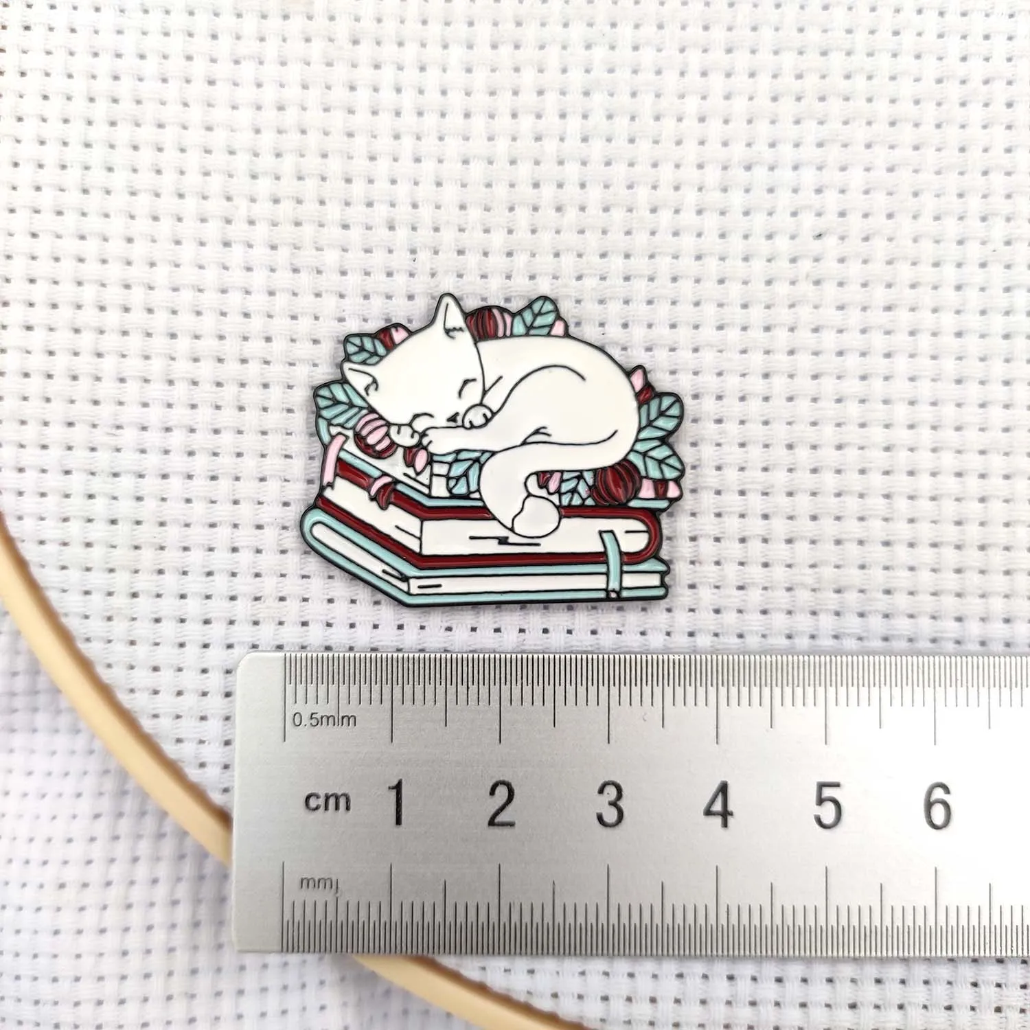 Needle Minder for Cross Stitch Magnetic Needle Keeper Finder Cute Kitten Sewing Magnet Embroidery Accessories Cross Stitch Tools