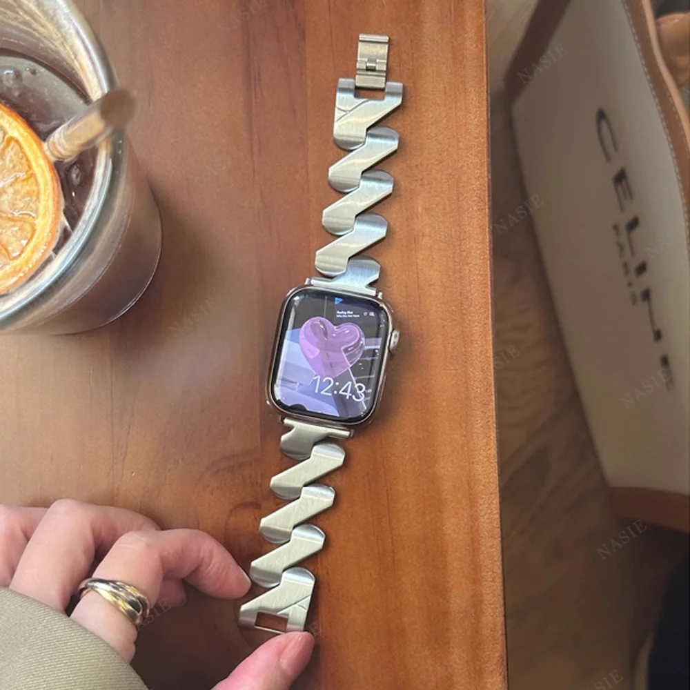 Zig Zag Classic Metal Apple Watch Band | Infinity Loops