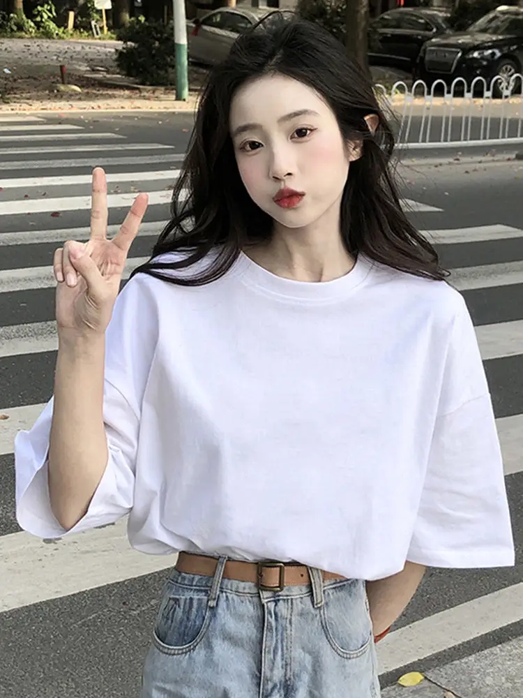 Рисунок 3 - Футболка женская с коротким рукавом и круглым вырезом