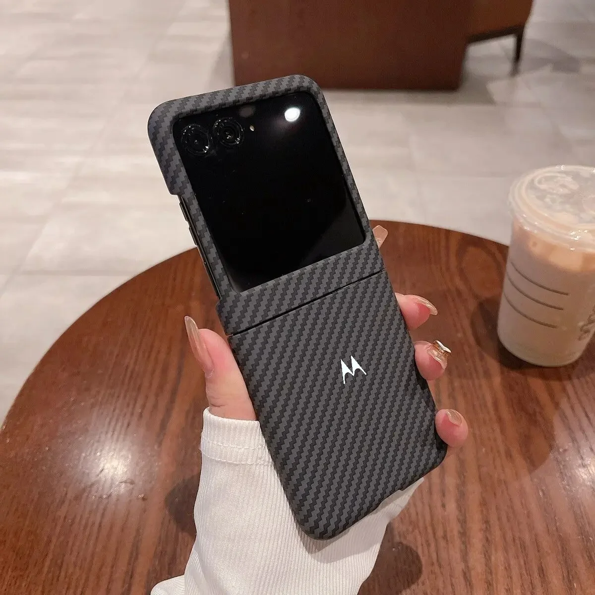 Elegant Carbon Fiber Pattern Slim Phone Case - Business Edition