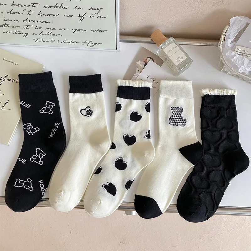 

Black And White Lace Love Heart Women Mid-tube Socks Korean Cartoon Bear Spring And Autumn Ins Cute Girl Cotton Socks