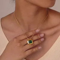 Women’s Geometric Square Pendant Necklace 3