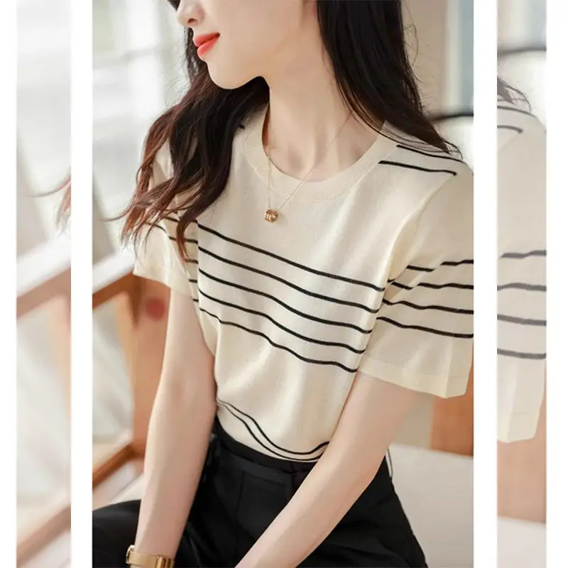 

Loose ageing short-sleeved striped T-shirt female niche design sense of ice silk thin section of the top 2024 spring summer new