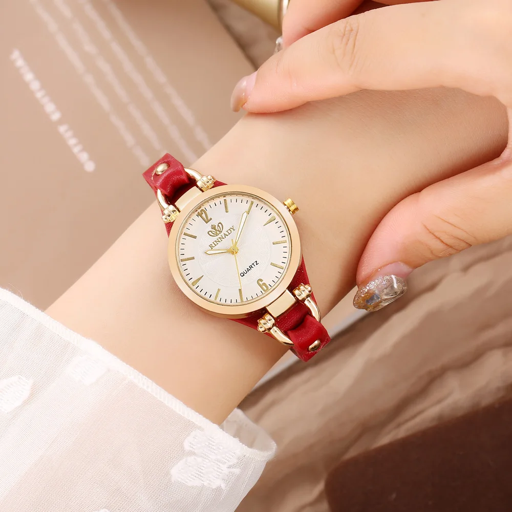 Fashion Women Casual Watches Round Dial Rivet PU Leather Strap Wristwatch Ladies Analog Quartz Watch Gifts Accessories